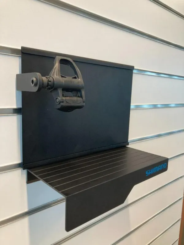 SHIMANO Pedal-/Schuhpräsenter für Slatwall Display - zur Präsentation von Fahrradschuhen und Pedalen Sofort Bestellen
