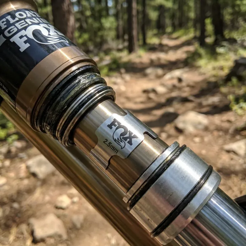 Neue Kollektion FOX Spacer Travel 2,5 mm für FLOAT GENIE Federgabeln - präzise Hubanpassung