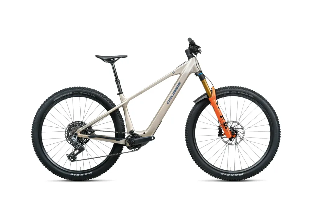 Crussis e-Hard 11.11-PRO 600 white/silver 2026 - S Letzte Chance