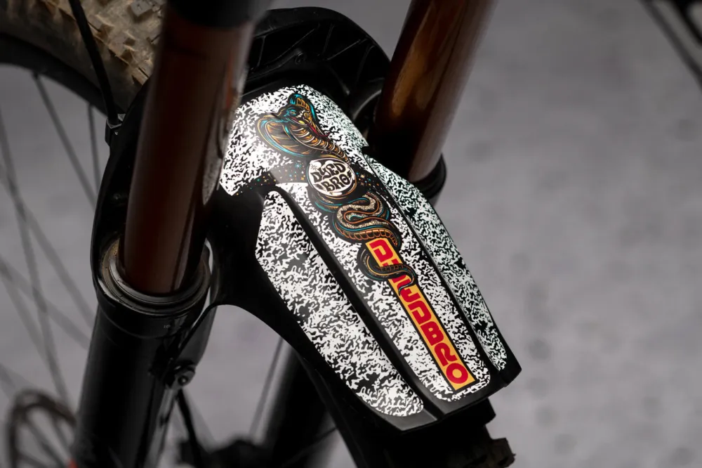 DYEDBRO Decal Kit für Fox Racing Shox 36 / 38 Mudguard - RRR Neu Im Sortiment