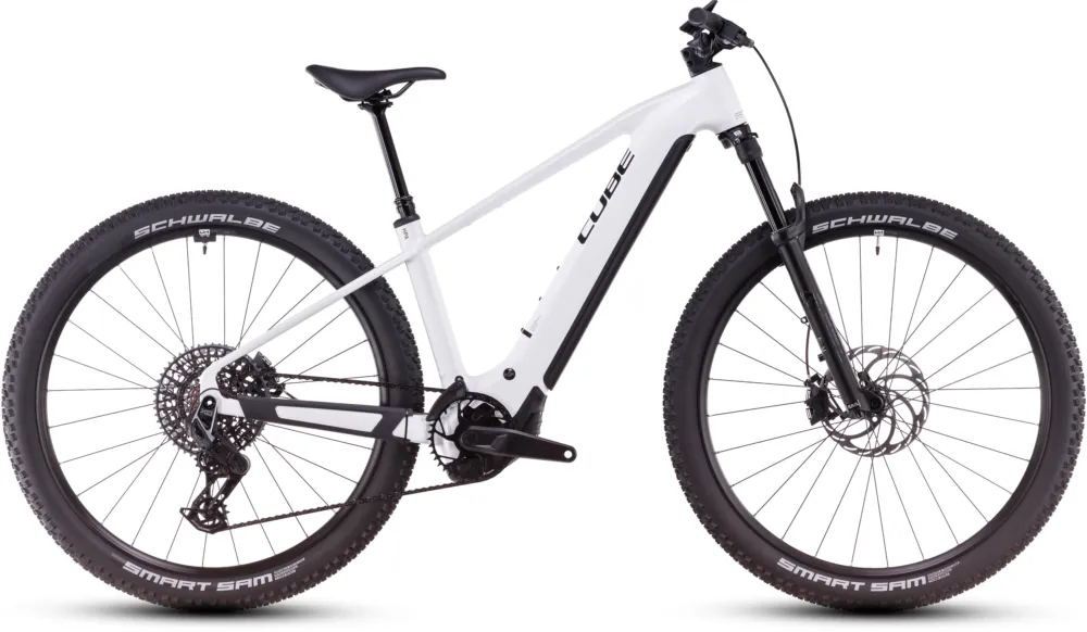 Cube Reaction Hybrid SLT 800 - 800 Wh - 27,5 Zoll - Diamant - metallicwhite´n´black - Größe S Markenprodukt
